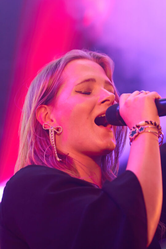 Singer in Pink
